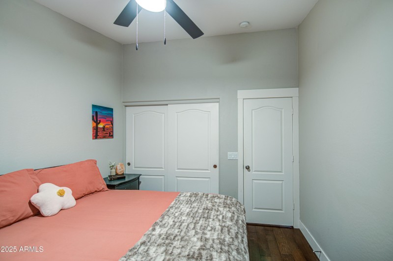 Bedroom 2-pic 2