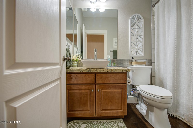 Bathroom 2-pic 1