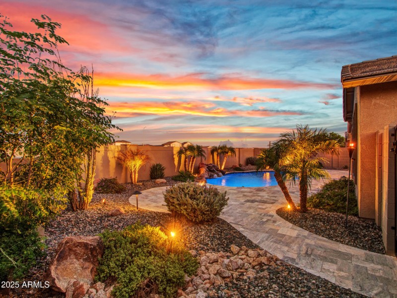 03-Backyard-(3)