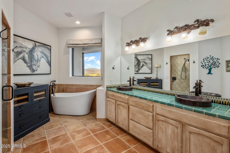 Second master bathroom