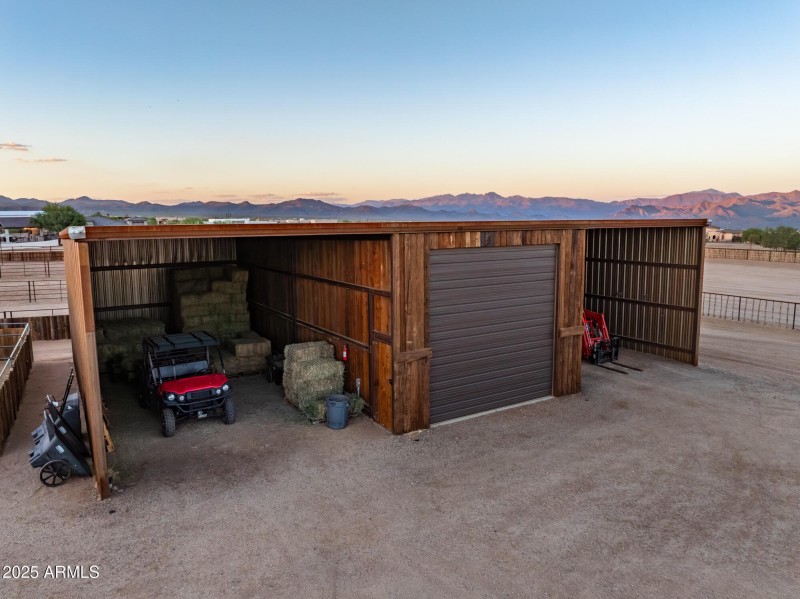 Garage/Hay