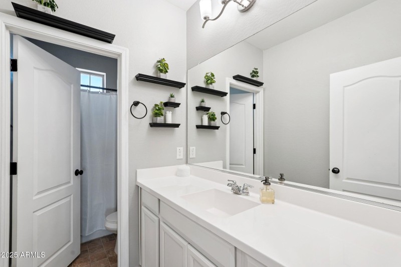 2nd Bathroom
