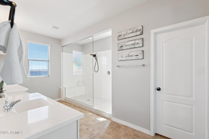 Luxurious Primary Bathroom