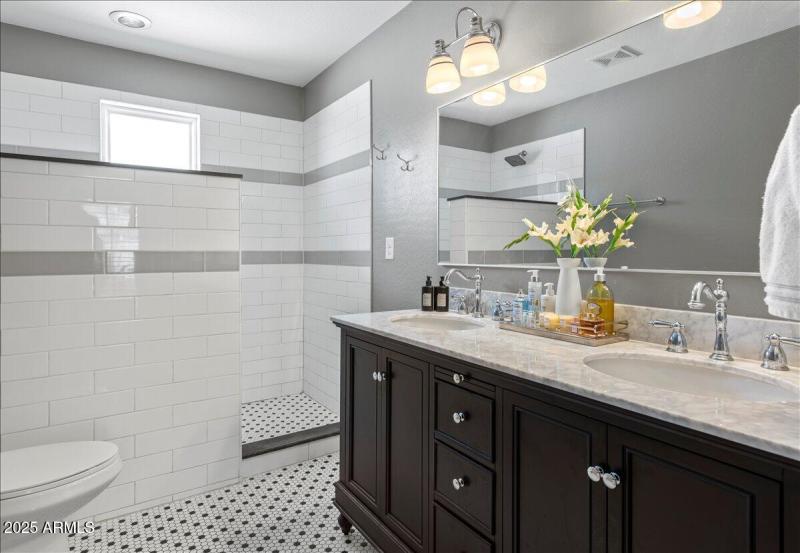 16-6520 E Osborn Rd 16