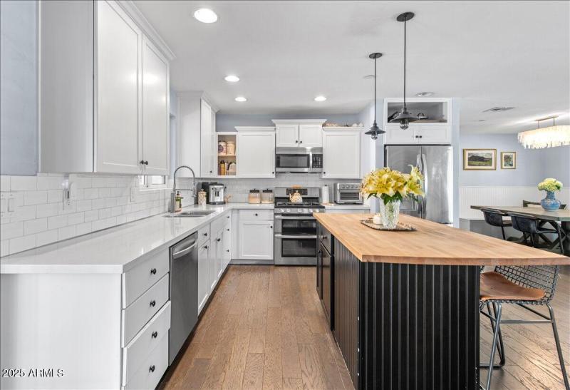 09-6520 E Osborn Rd 09