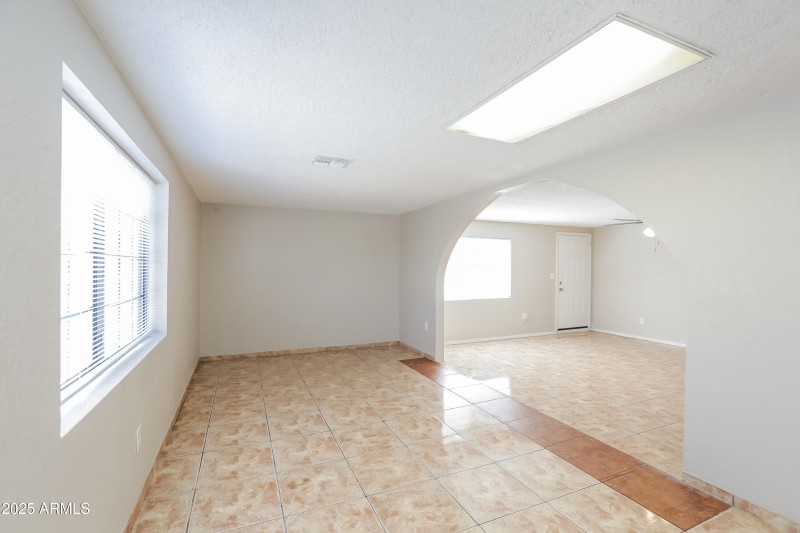 003-photo-living-room-10272347