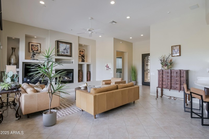 Casual Flowing Floorplan
