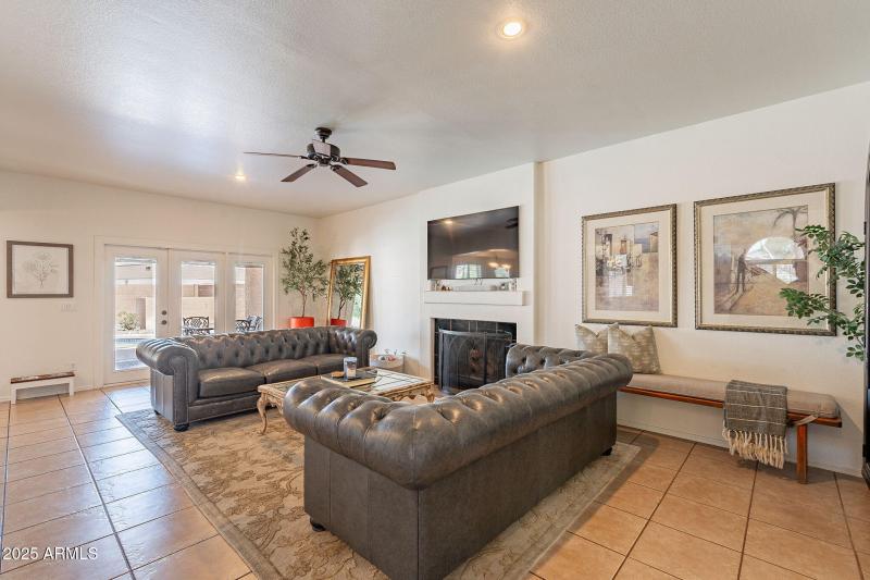 12-web-or-mls-Larkspur-12