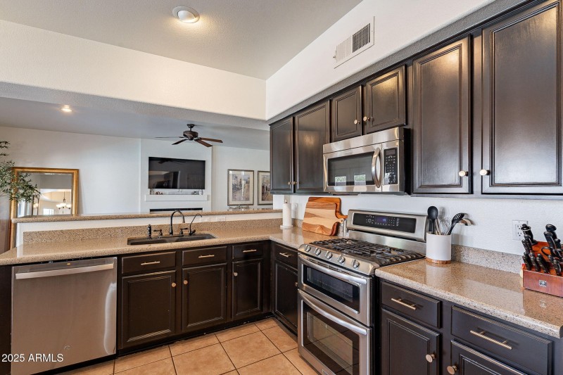 20-web-or-mls-Larkspur-20