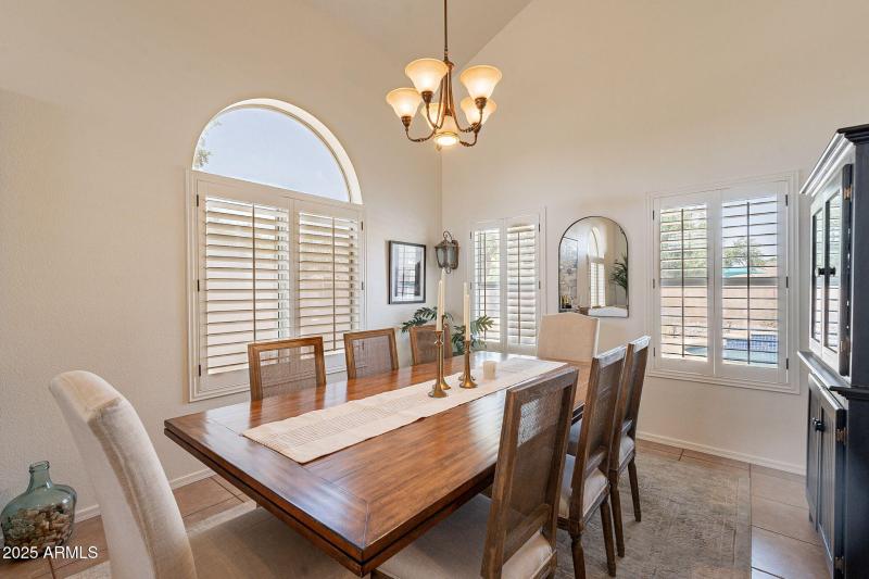 22-web-or-mls-Larkspur-22