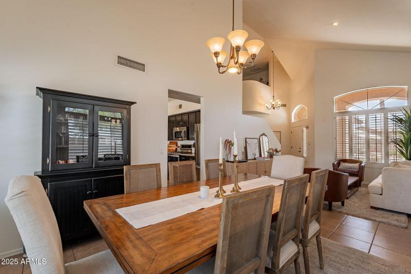 24-web-or-mls-Larkspur-24