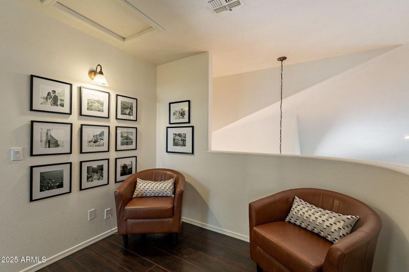 28-web-or-mls-Larkspur-28