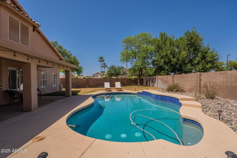 50-web-or-mls-Larkspur-50