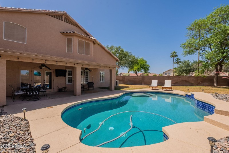 52-web-or-mls-Larkspur-52