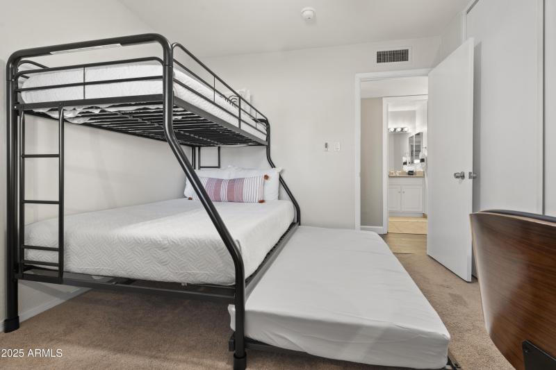 29_8655_E_Monte_Vista_Dr__29