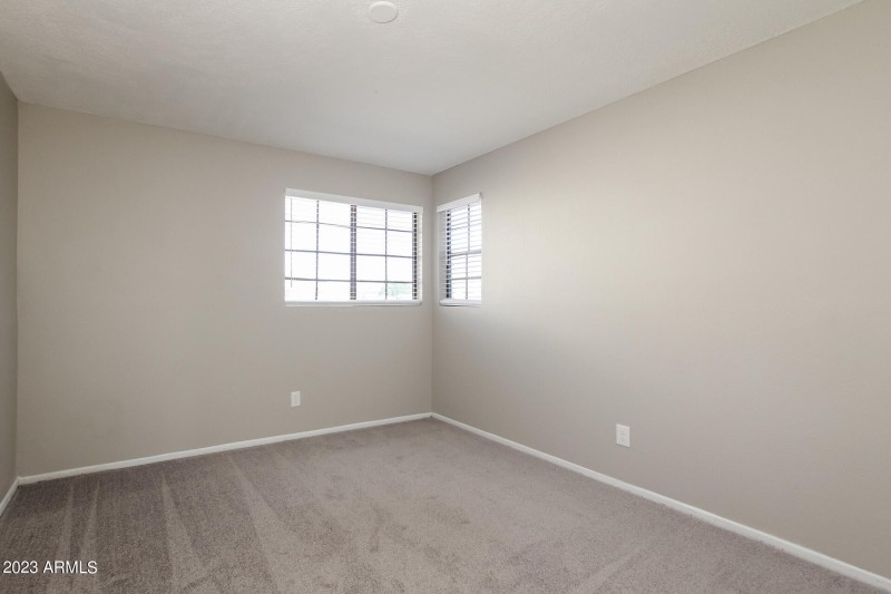 013-photo-bedroom-7015368