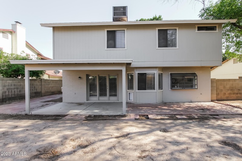 016-photo-rear-view-7015372