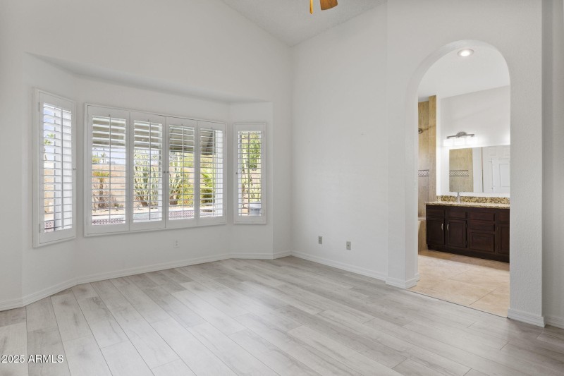Primary Bedroom – Bathroom Entry