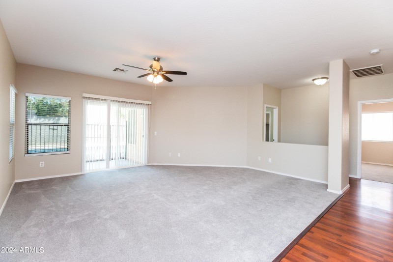 002-photo-living-room-6916491