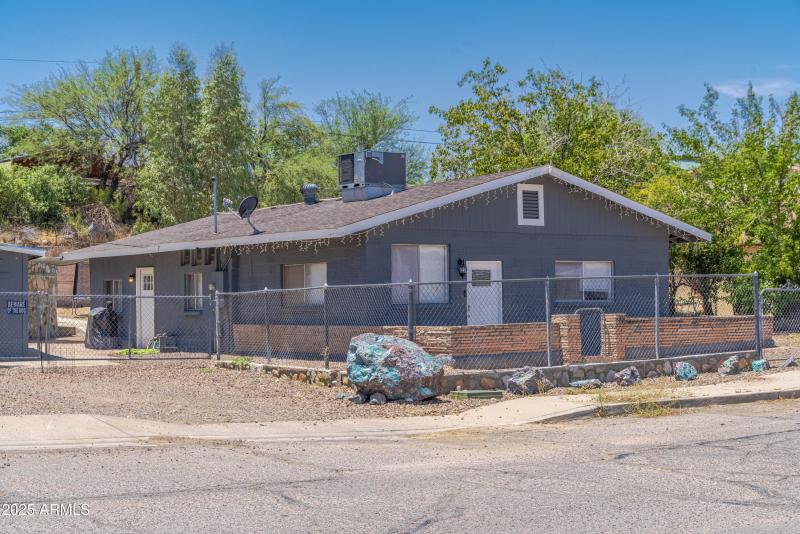 526 N Madison 00066
