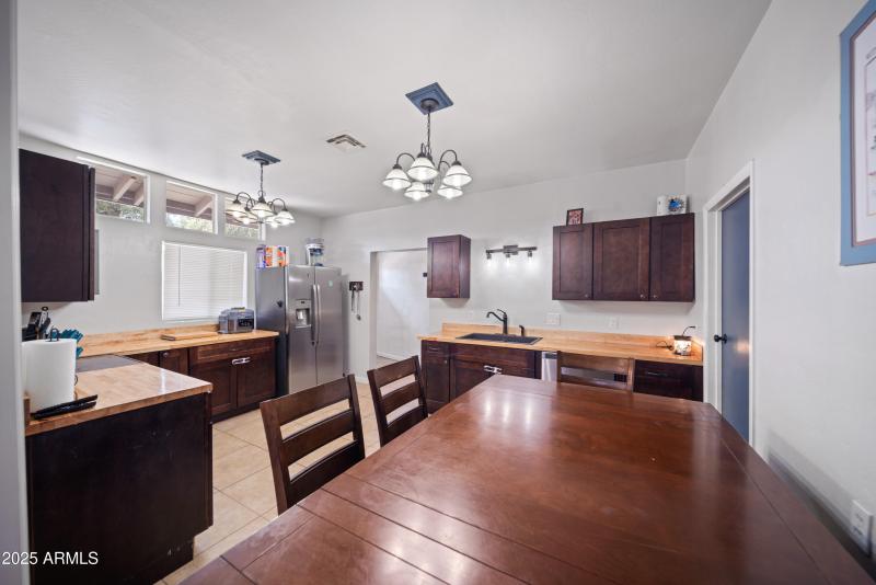 526 N Madison 00062