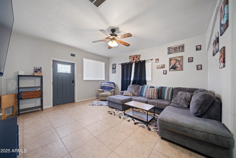 526 N Madison 00059