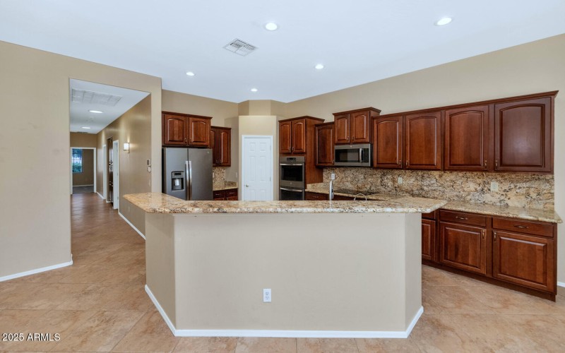 17651 W Ironwood-007-004-1500x939