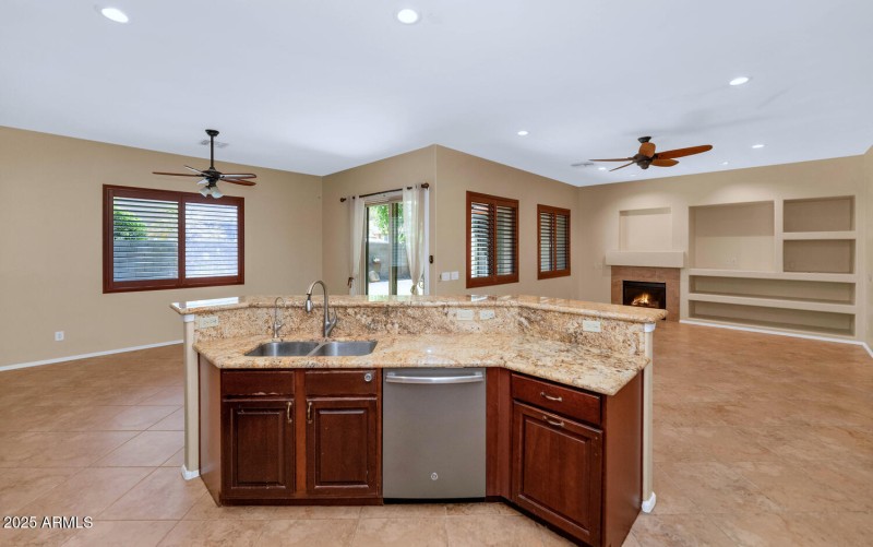 17651 W Ironwood-009-015-1500x941