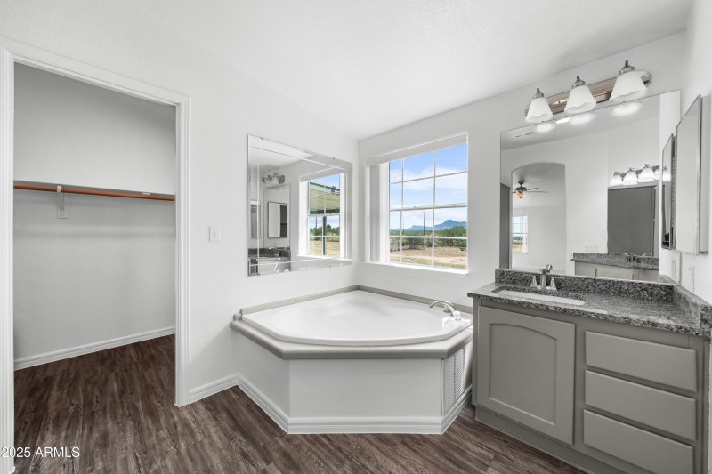 Interior - 10490 S Smith Ave-13