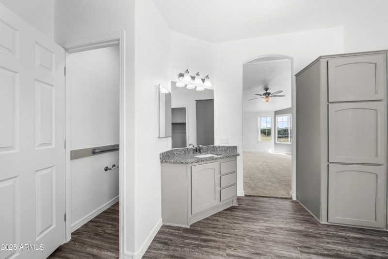 Interior - 10490 S Smith Ave-14