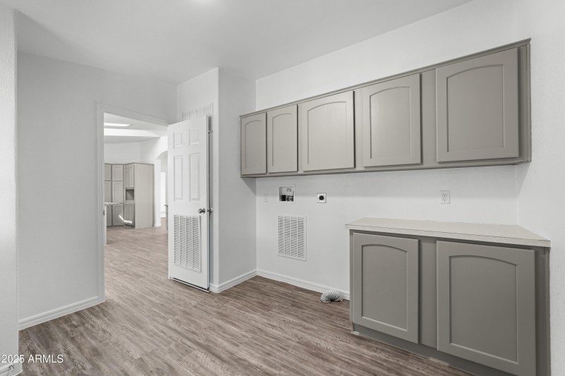 Interior - 10490 S Smith Ave-24