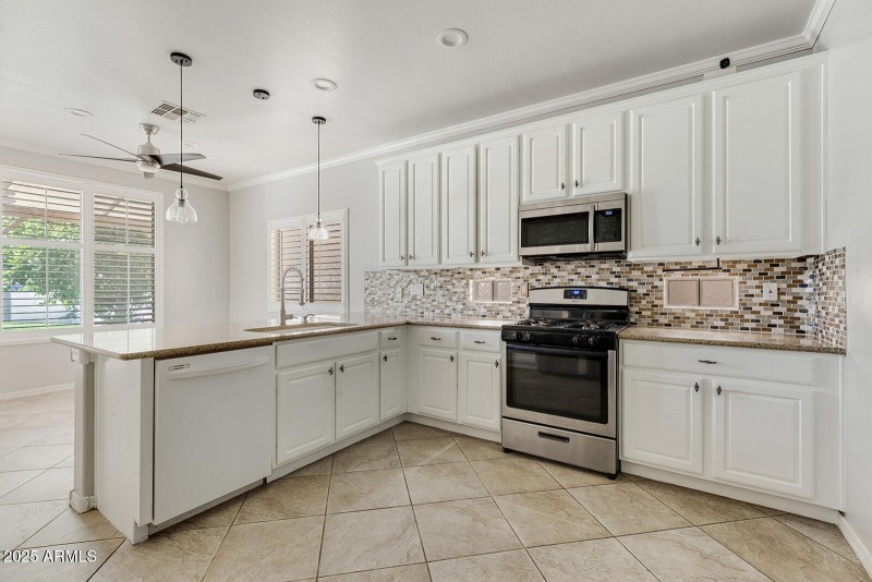43985 W Yucca Ln (12)