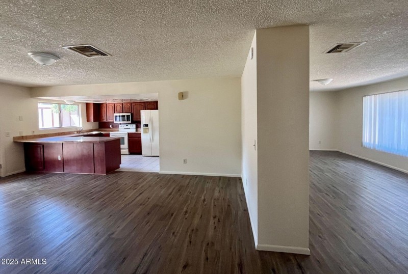 1300 buckhorn inside 1