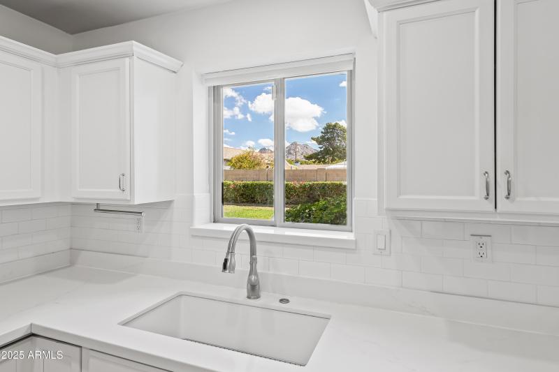 Kitchen with views of Piestewa Peak