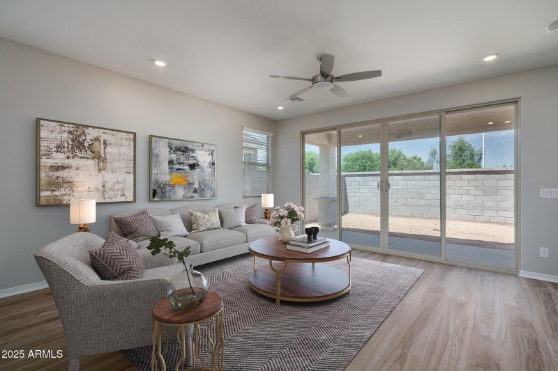 3VS) GREAT ROOM