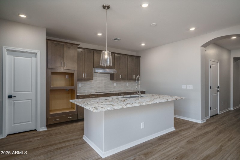 8) KITCHEN