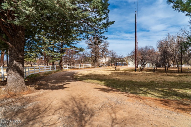 JL_4000WMahoneyRd-exteriors-01