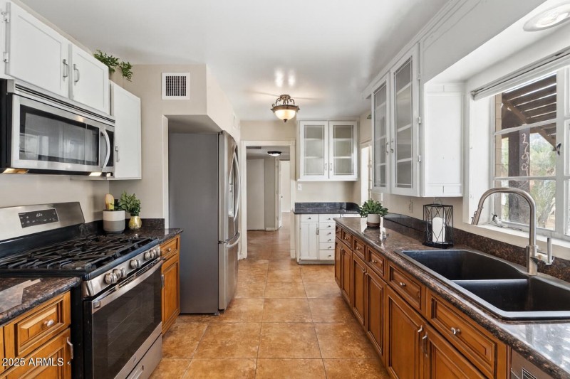Kitchen | Virtually Staged