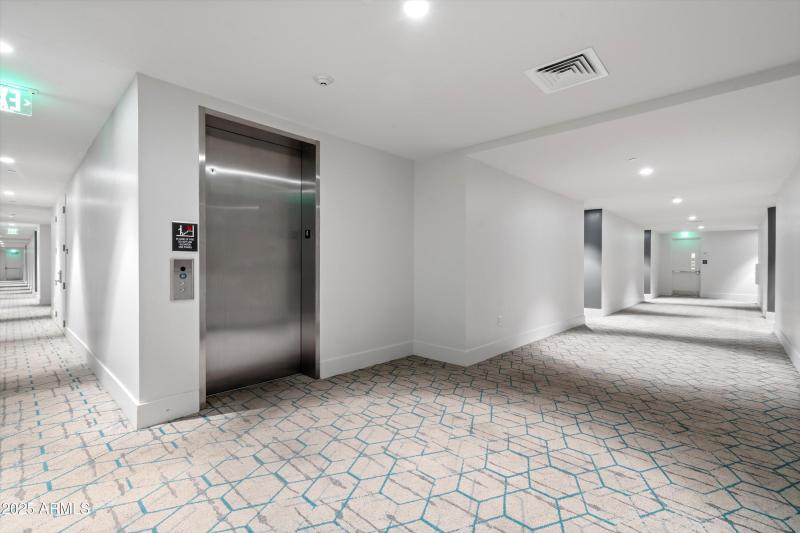 05-Front Elevator