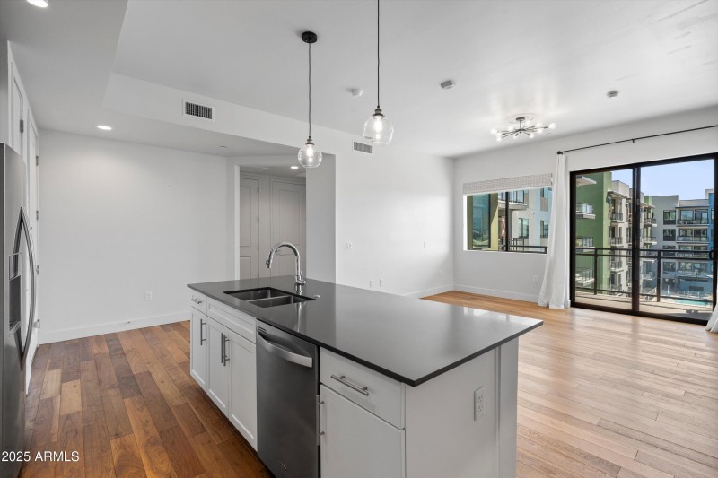 11-Kitchen