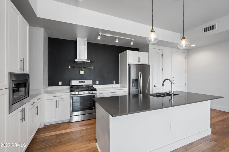 10-Kitchen