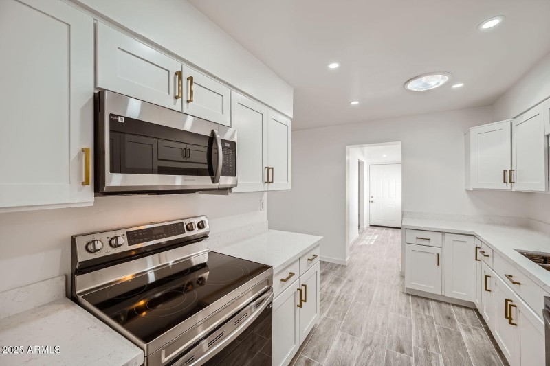 12021 North Riviera Court - Web Quality