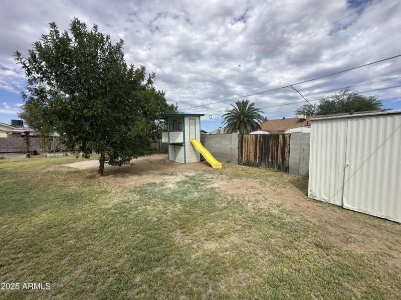 Large Backyard Alley Gates