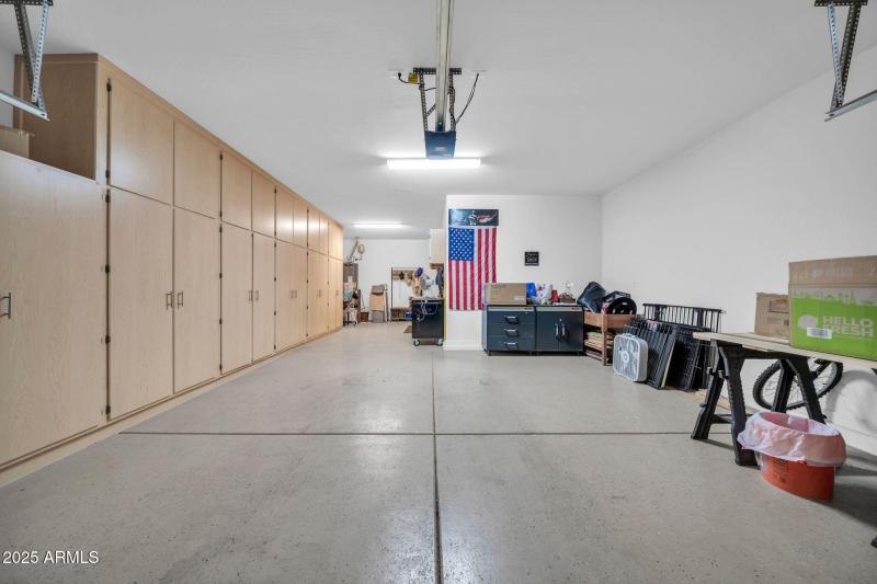 Spacious garage