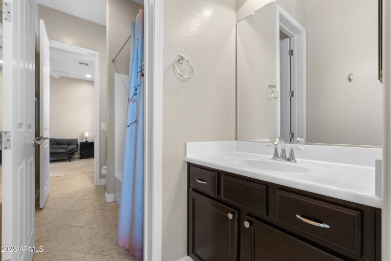 22_18626 w miami st-22