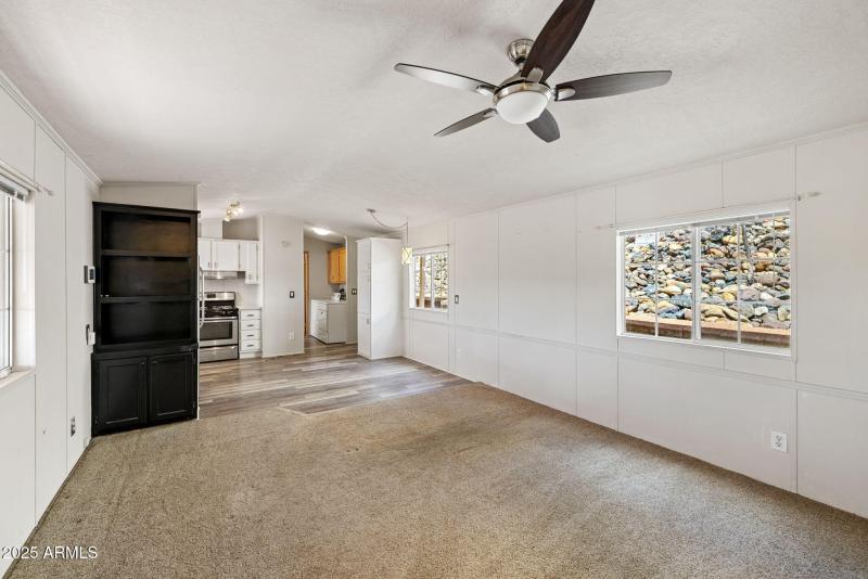 4-Living Room (1)