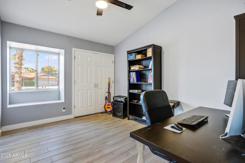secondary bed or office