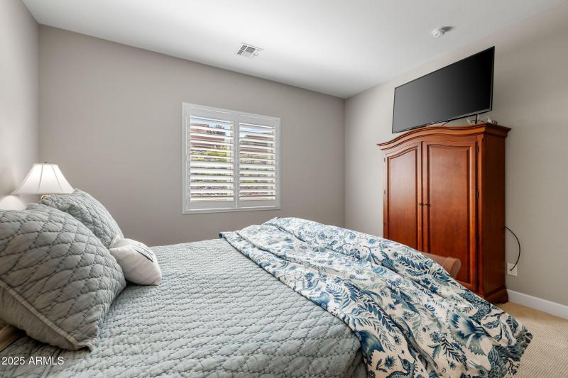 17-Primary Bedroom_2