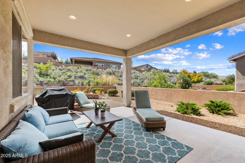 25-Back Patio_2