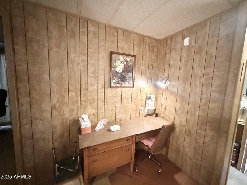 MORE OFFICE/HOBBY SPACE